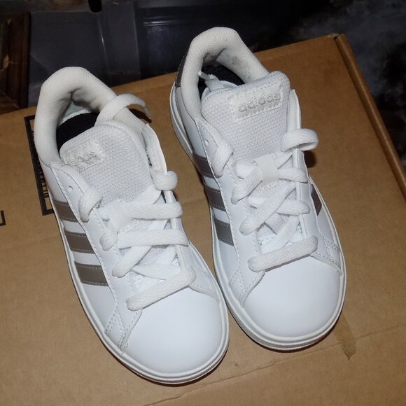 adidas Grand Court 2.0 Low White Matte Silver GW6506 Size 11K KIDS NEW